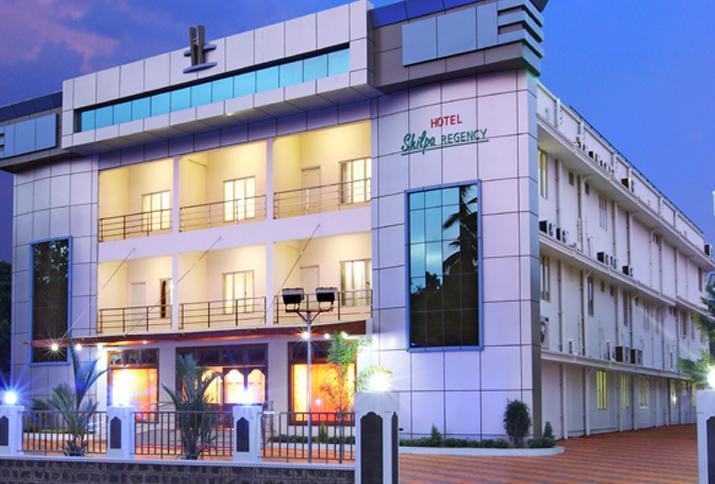 Hotel Shilpa Regency Kottārakara Екстериор снимка