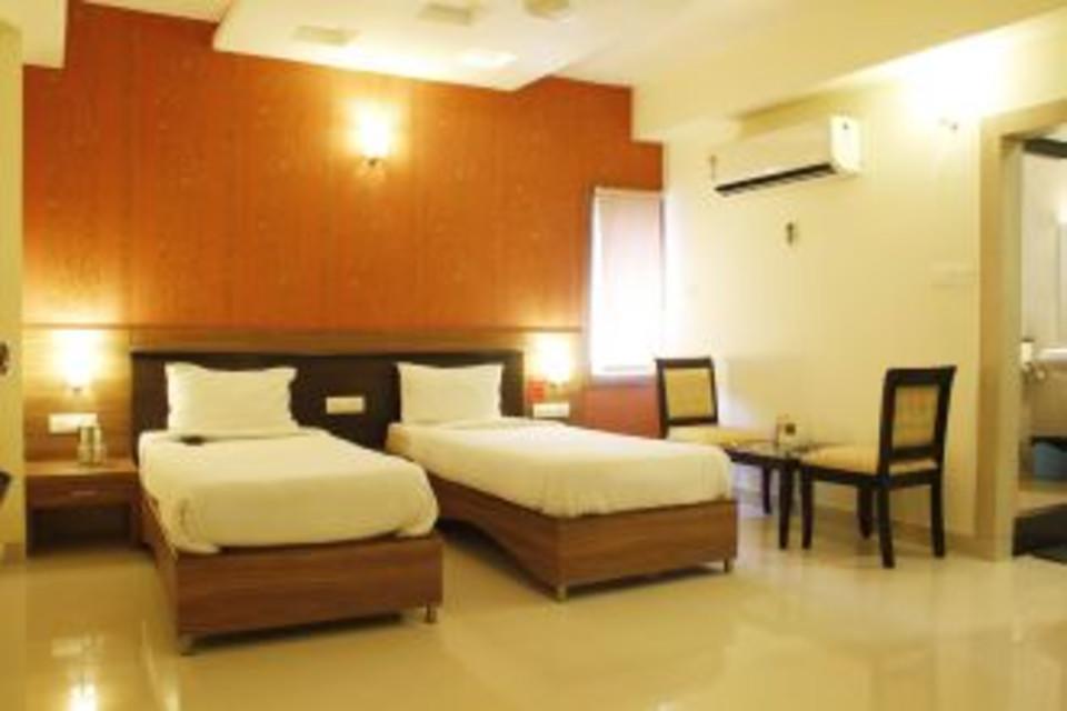 Hotel Shilpa Regency Kottārakara Екстериор снимка